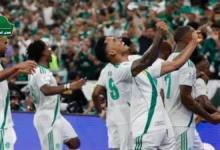 لحظة تاريخية من تتويج الأهلي بلقب دوري أبطال آسيا للنخبة وهم يرفعون الكأس فرحا على حساب ماتشيدا