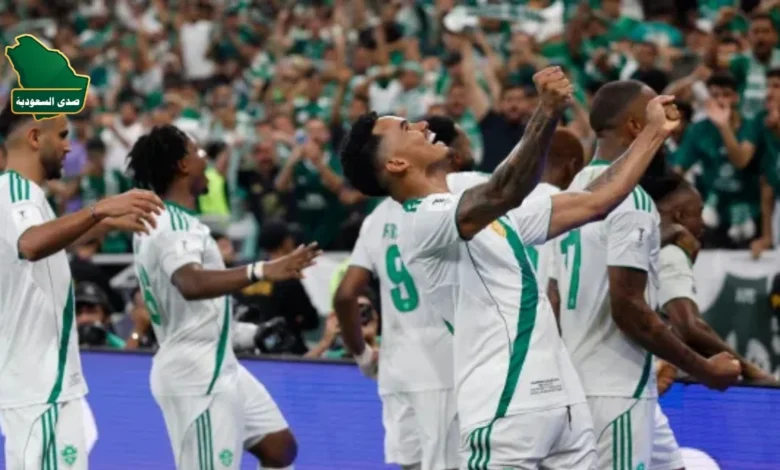 لحظة تاريخية من تتويج الأهلي بلقب دوري أبطال آسيا للنخبة وهم يرفعون الكأس فرحا على حساب ماتشيدا