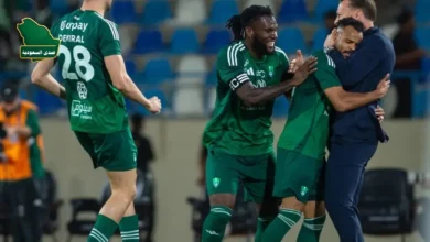 لحظة احتفال لاعبي الأهلي بعد نتيجة مباراة الأخدود والأهلي التي انتهت 4-0 في الدوري السعودي