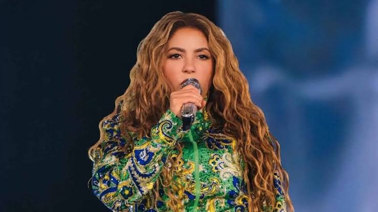 شاكيرا خلال ظهورها في فيديو أغنية جديدة مرتبطة بكأس العالم